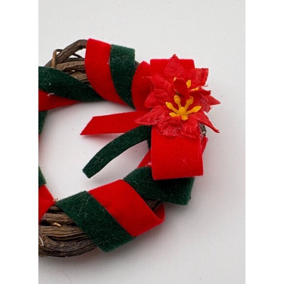 Christmas Wreath Magnets with Decorative Ribbons Lace & Florals Set of 3 - Picture 7 of 8